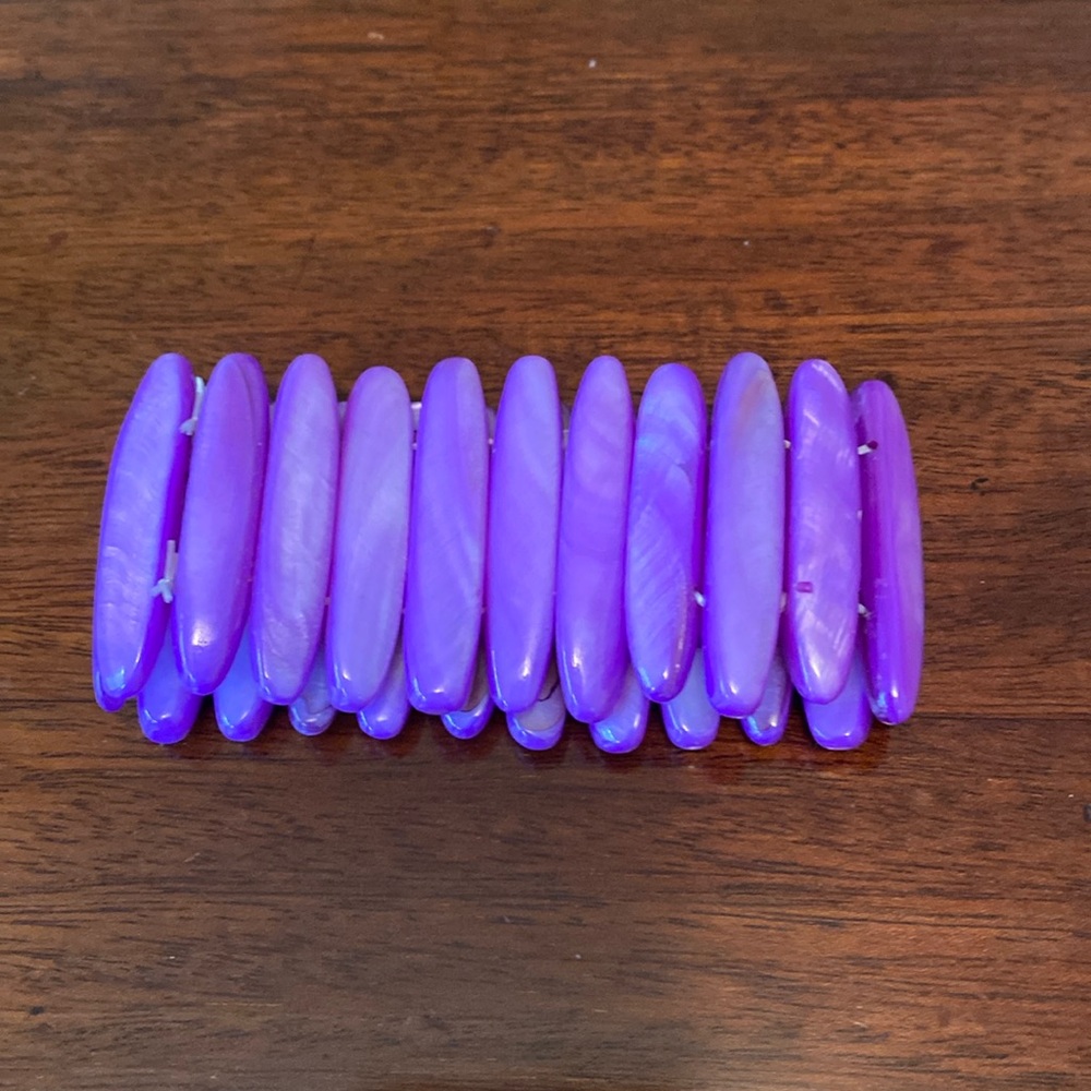 Mother of Pearl (seashells) Purple Colored Stretch Bracket